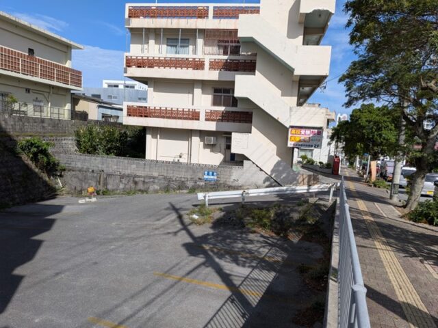 浦添市安波茶　道路拡張予定地