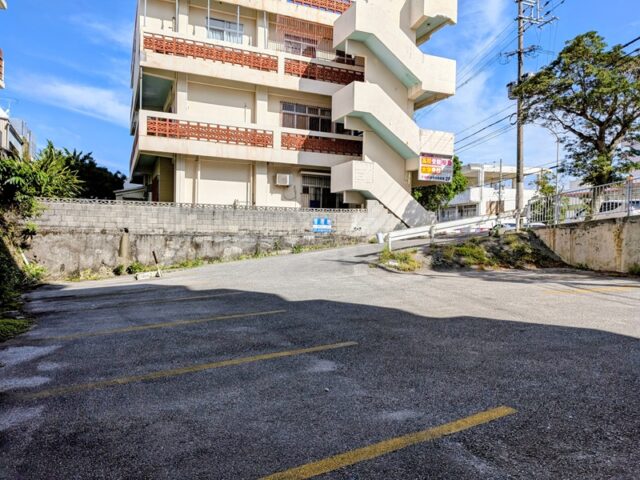 浦添市安波茶　道路拡張予定地